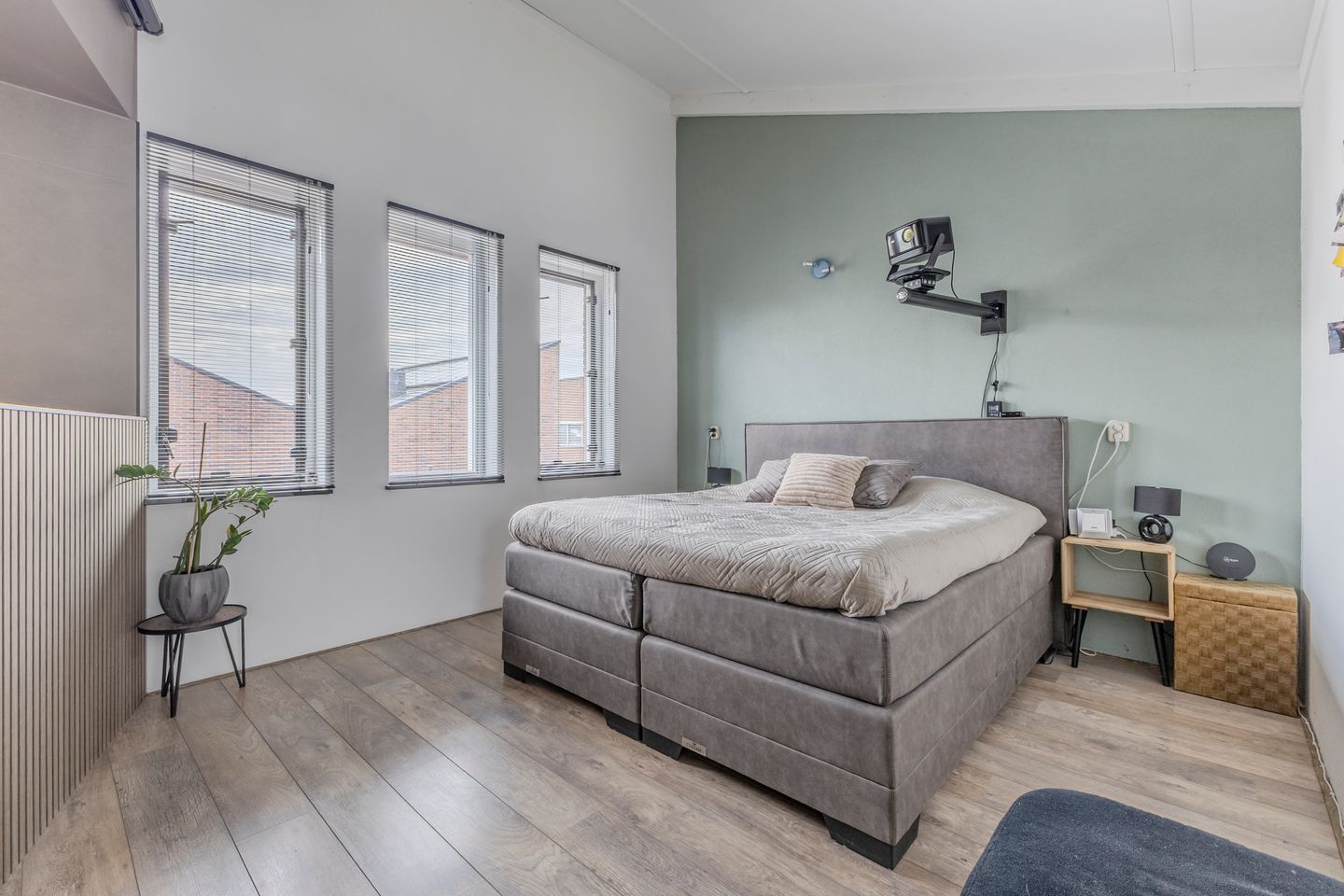 Spacious and modern corner house with extension in Assendelft — 29