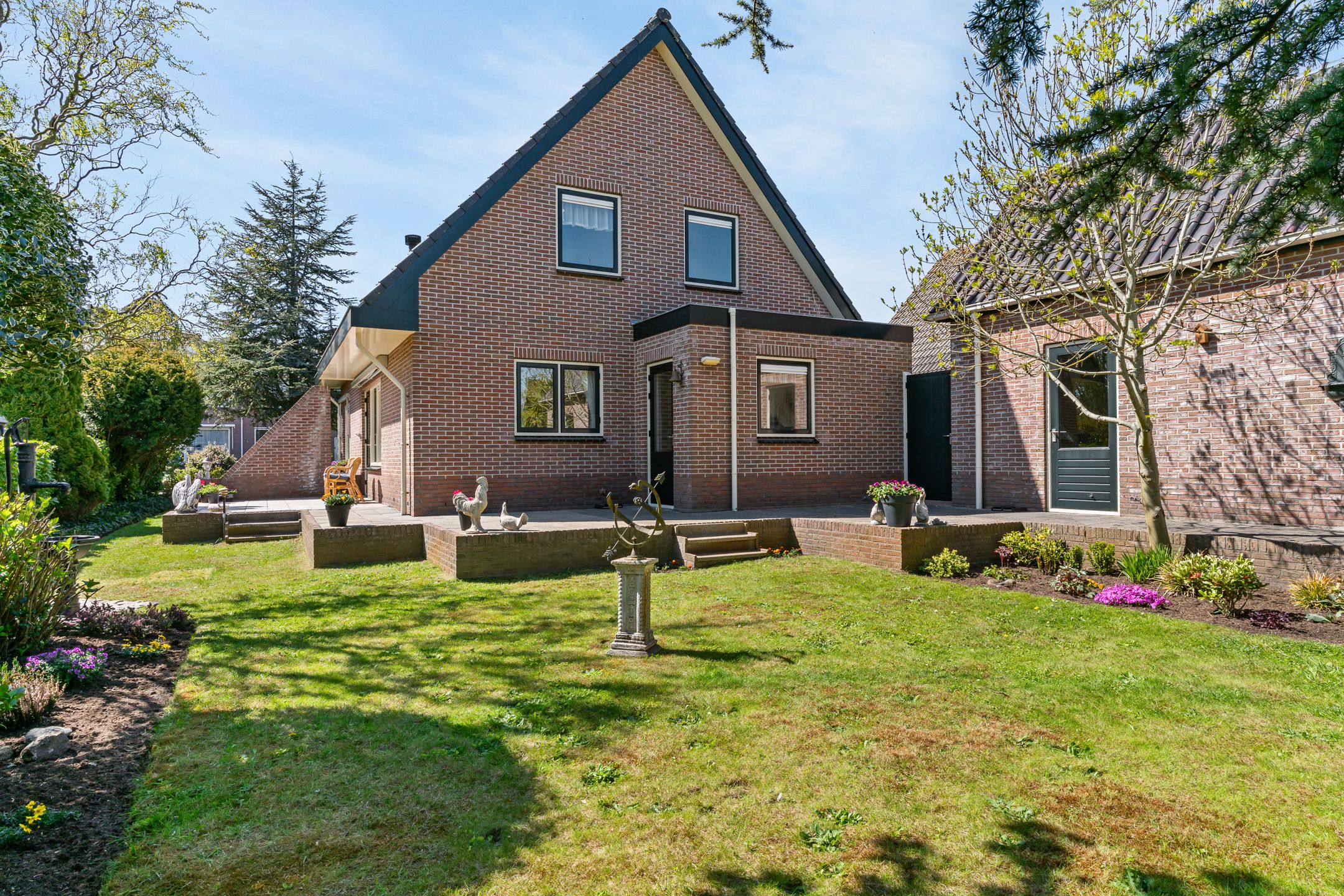 Detached Residence with Private Garden and Double Garage in Limmen — 39