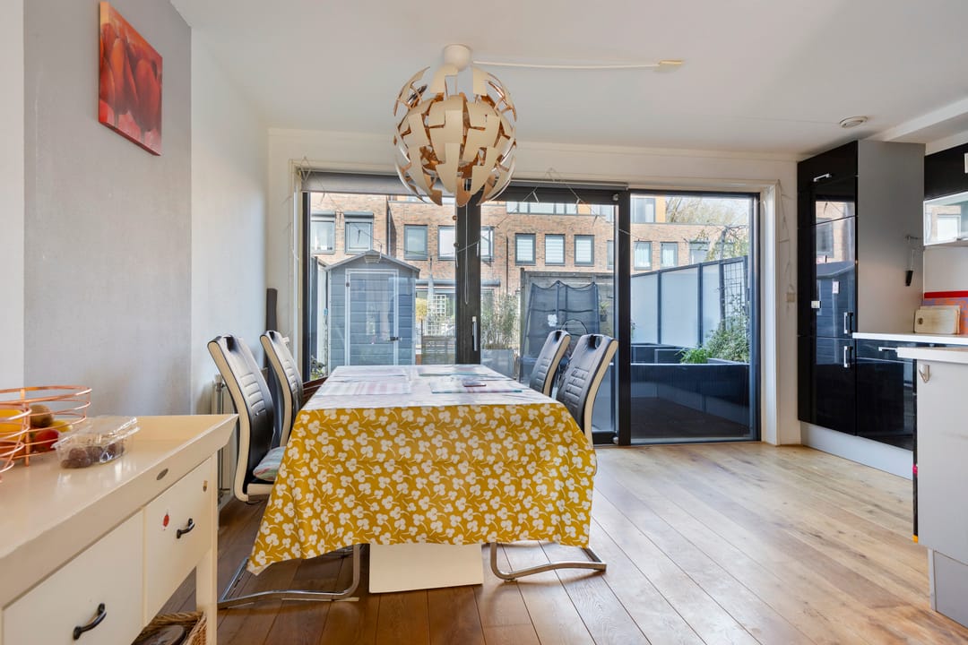 Photo 13 of Willem Hedastraat 7