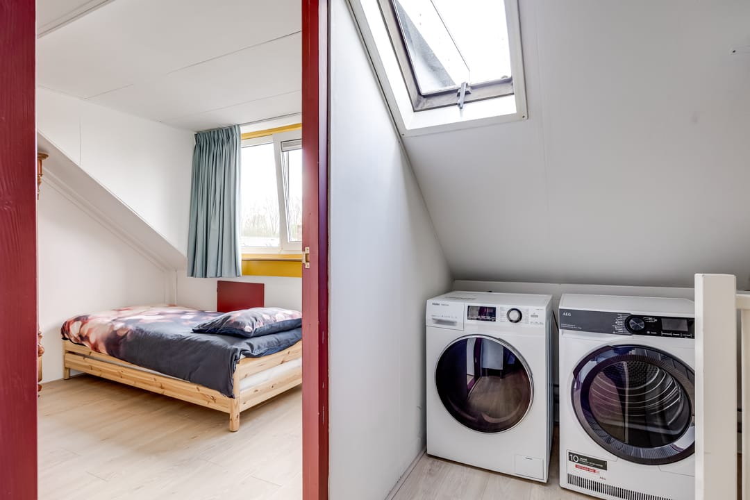 Spacious Energy-Efficient Home with Garden in Utrecht Lunetten — 43
