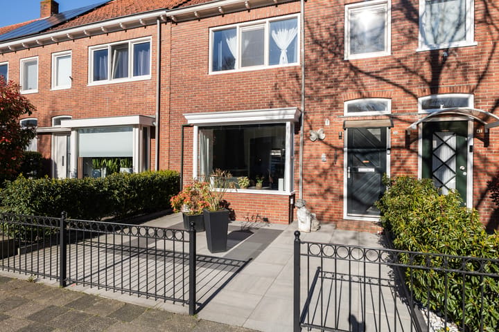 Tussenwoning te koop: Pasteurweg 39, Leeuwarden