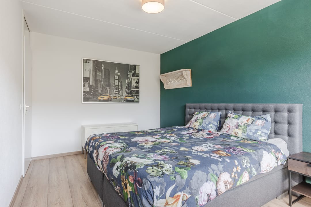 Modernised end house with 4 bedrooms, A+ energy label and sunny garden in family-friendly Reeshof — 13