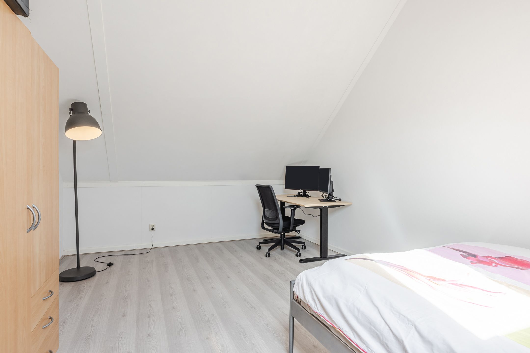 Modernised end house with 4 bedrooms, A+ energy label and sunny garden in family-friendly Reeshof — 21