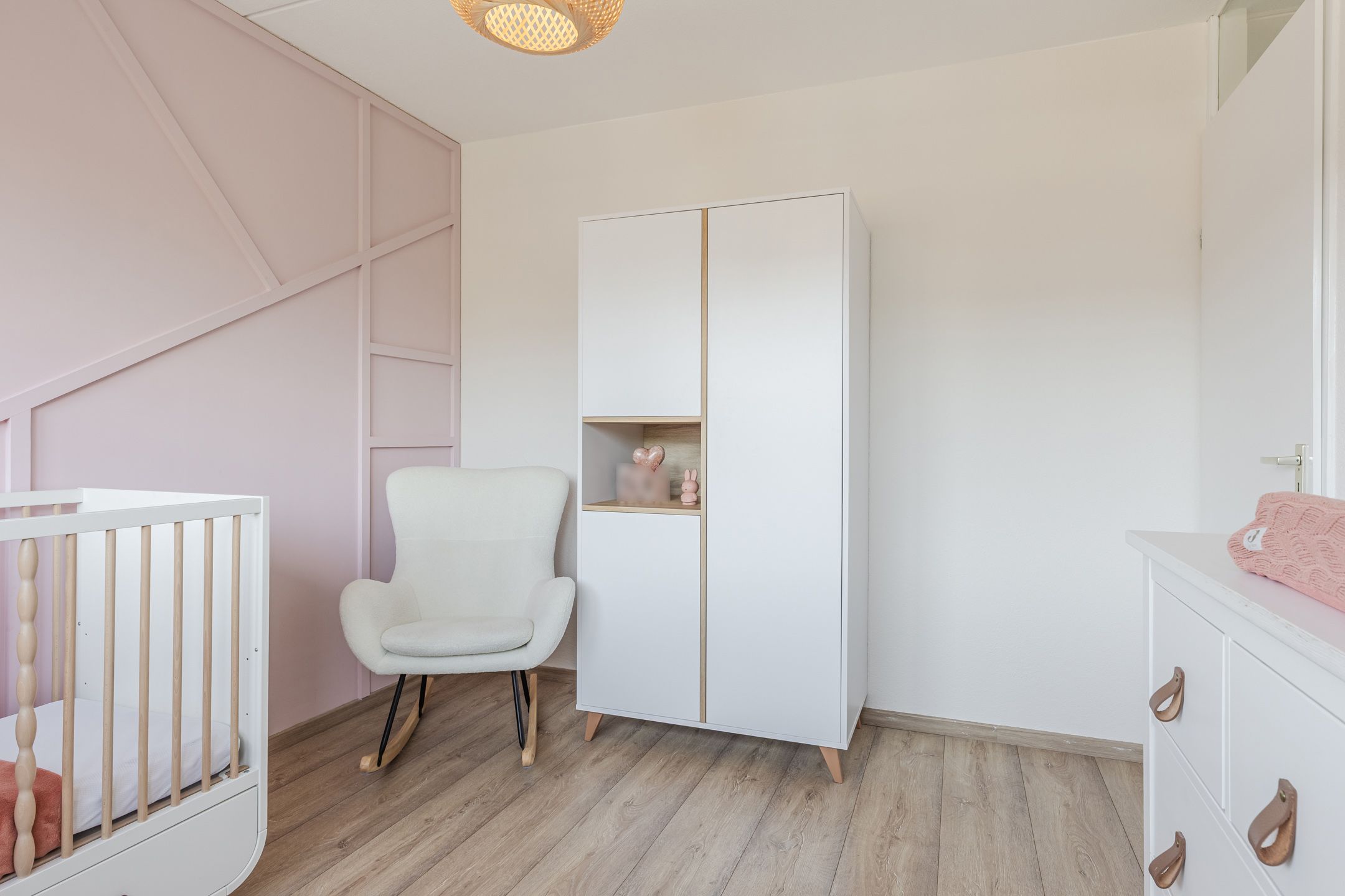 Modernised end house with 4 bedrooms, A+ energy label and sunny garden in family-friendly Reeshof — 15