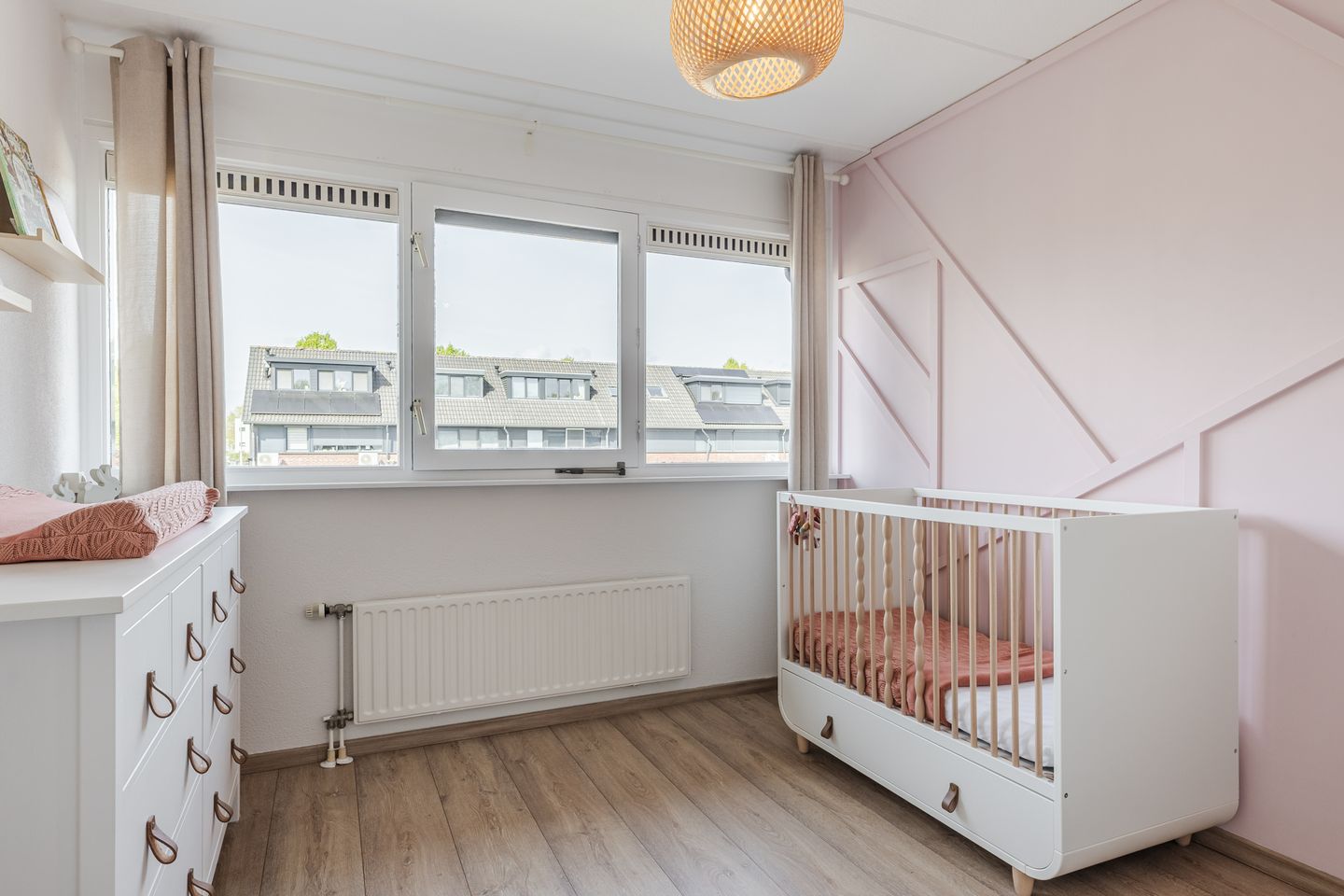 Modernised end house with 4 bedrooms, A+ energy label and sunny garden in family-friendly Reeshof — 14
