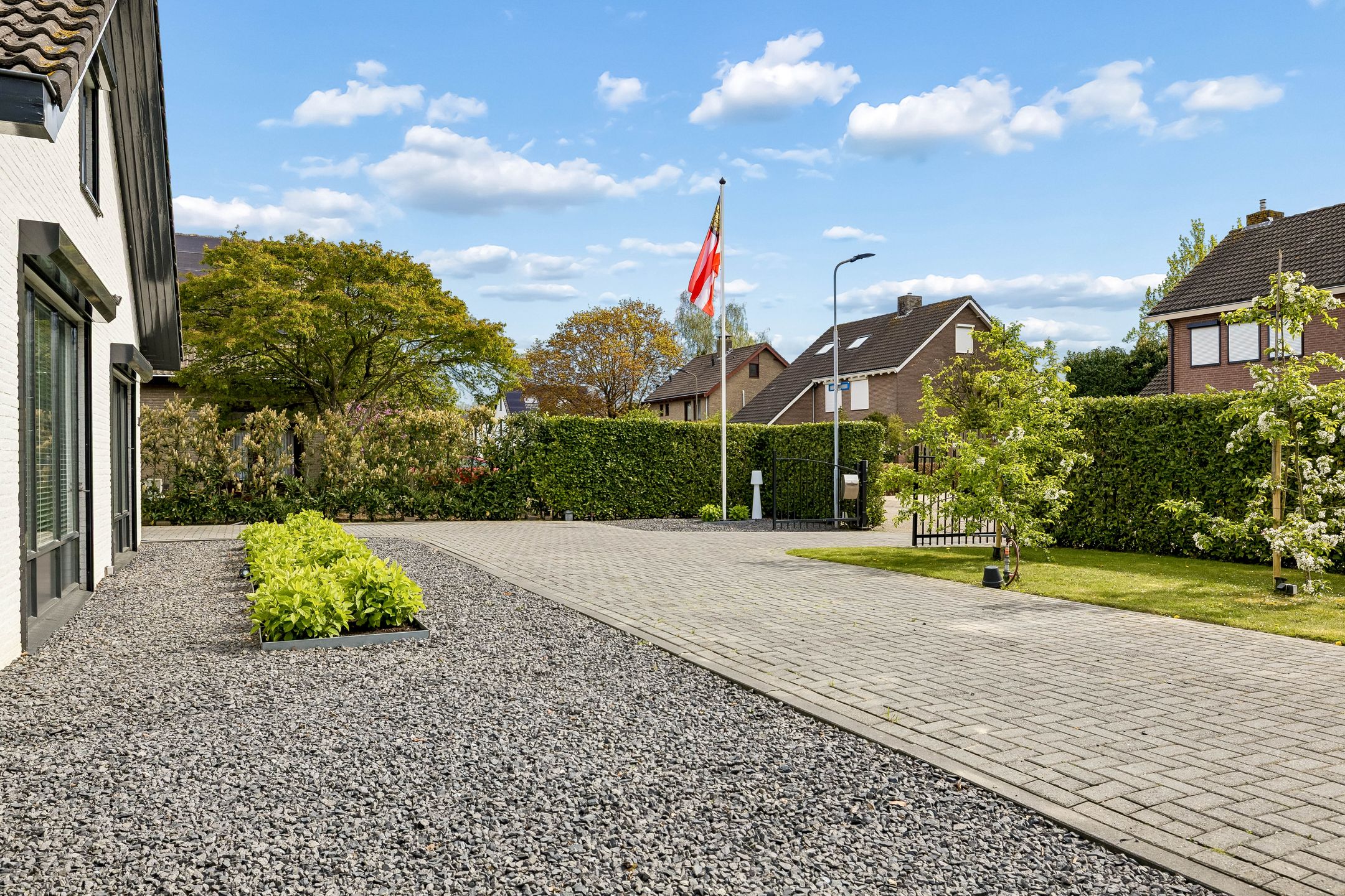 Spacious Villa with Pool and Guesthouse in Peaceful Engelen — 48