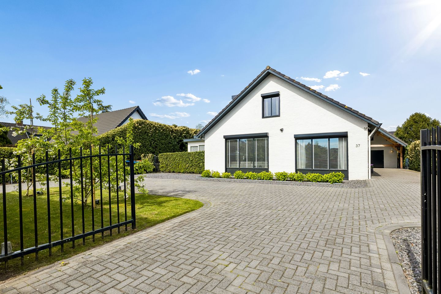 Spacious Villa with Pool and Guesthouse in Peaceful Engelen — 50