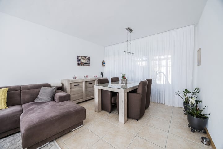 Tussenwoning te koop: Mahlerstraat 19, Tilburg
