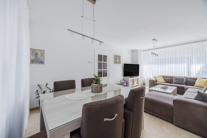 Tussenwoning te koop: Mahlerstraat 19, Tilburg
