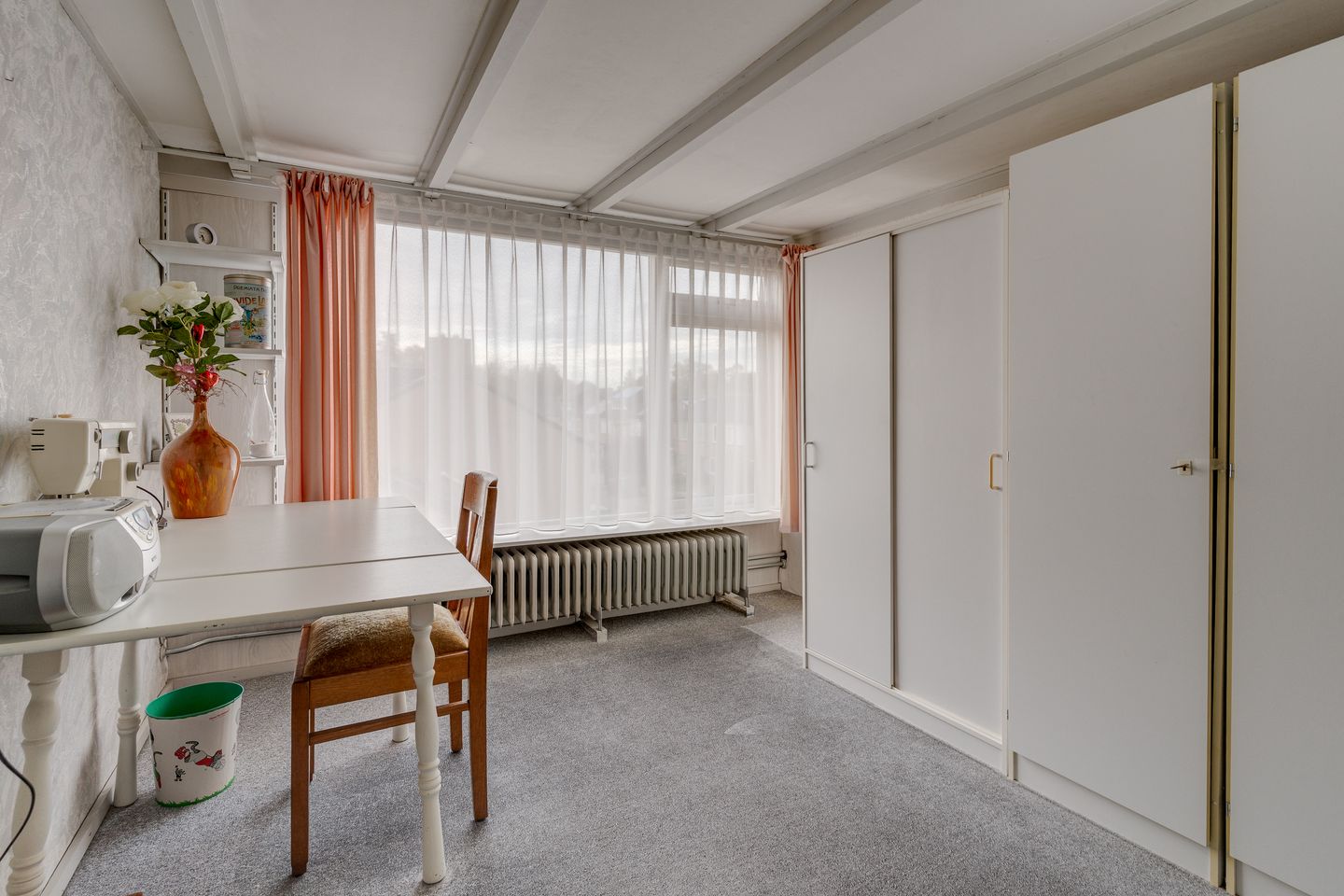 Spacious Corner Home with Garage and Private Parking in Nieuwegein — 34
