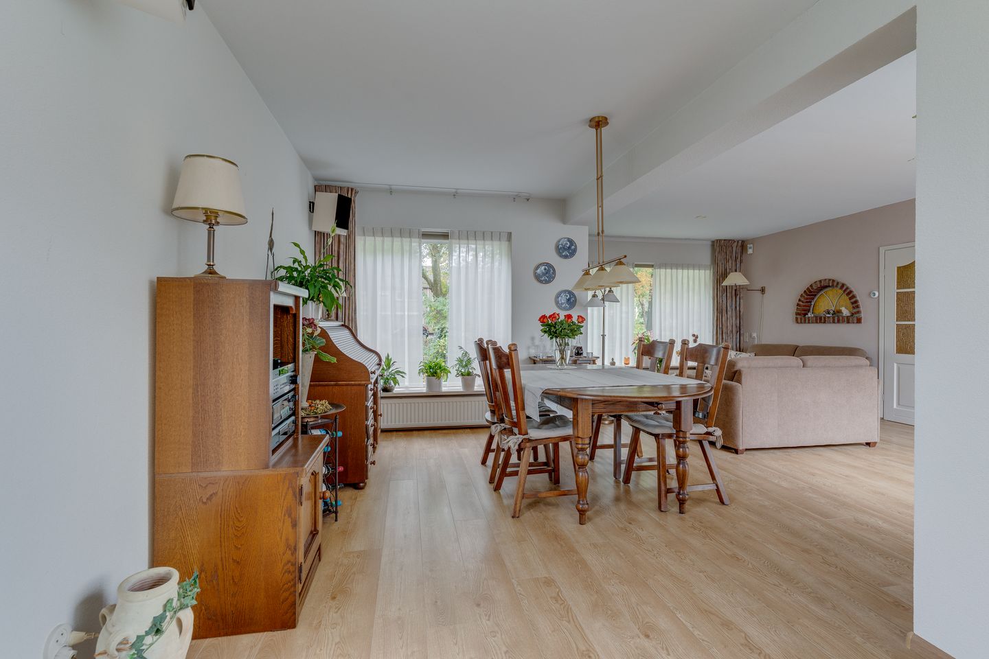 Spacious Corner Home with Garage and Private Parking in Nieuwegein — 14