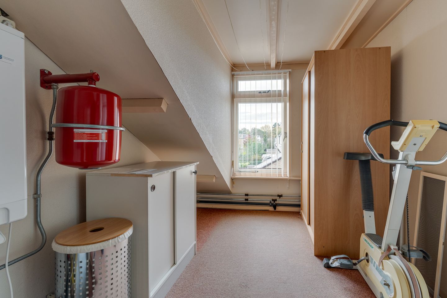 Spacious Corner Home with Garage and Private Parking in Nieuwegein — 35