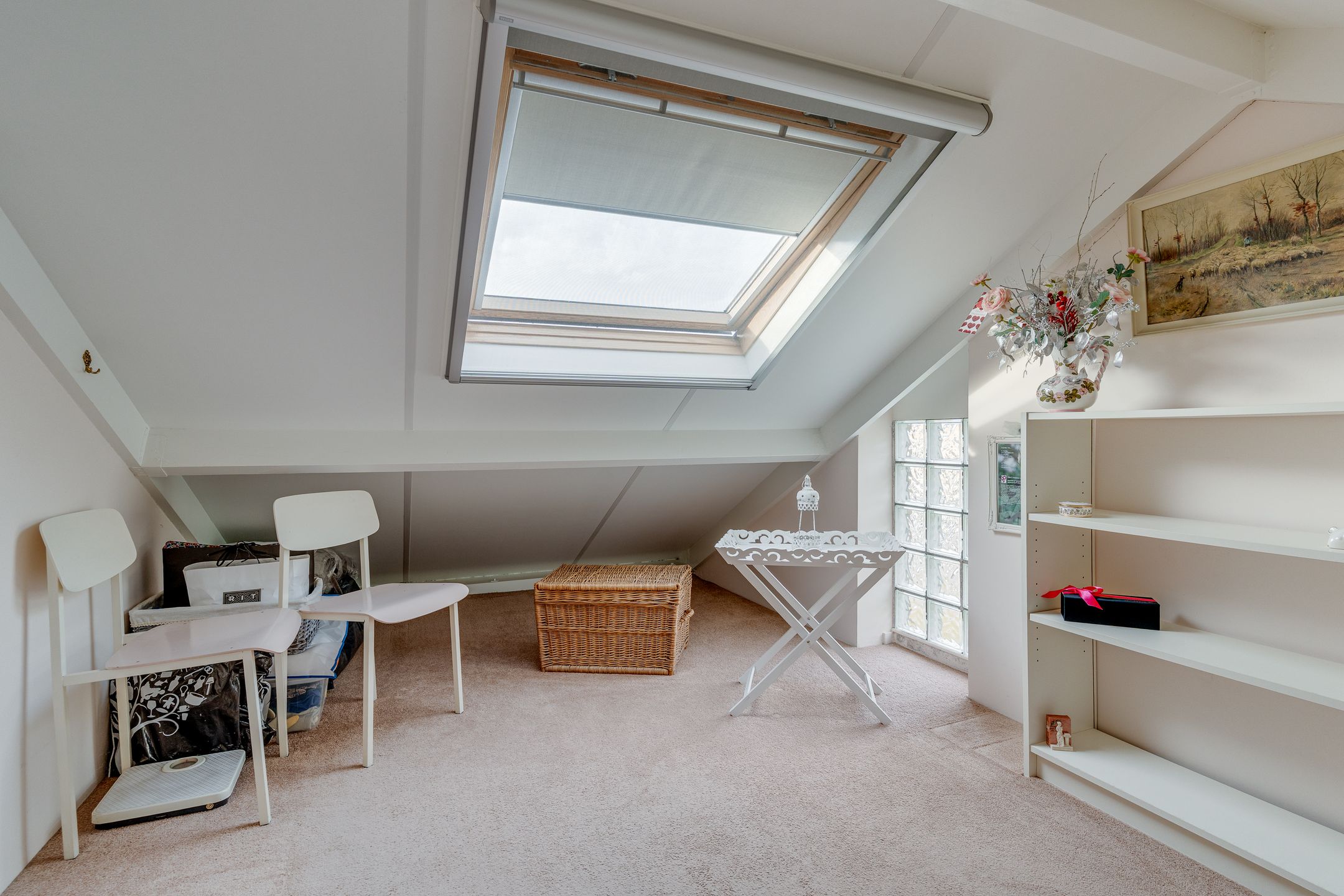 Spacious Corner Home with Garage and Private Parking in Nieuwegein — 24