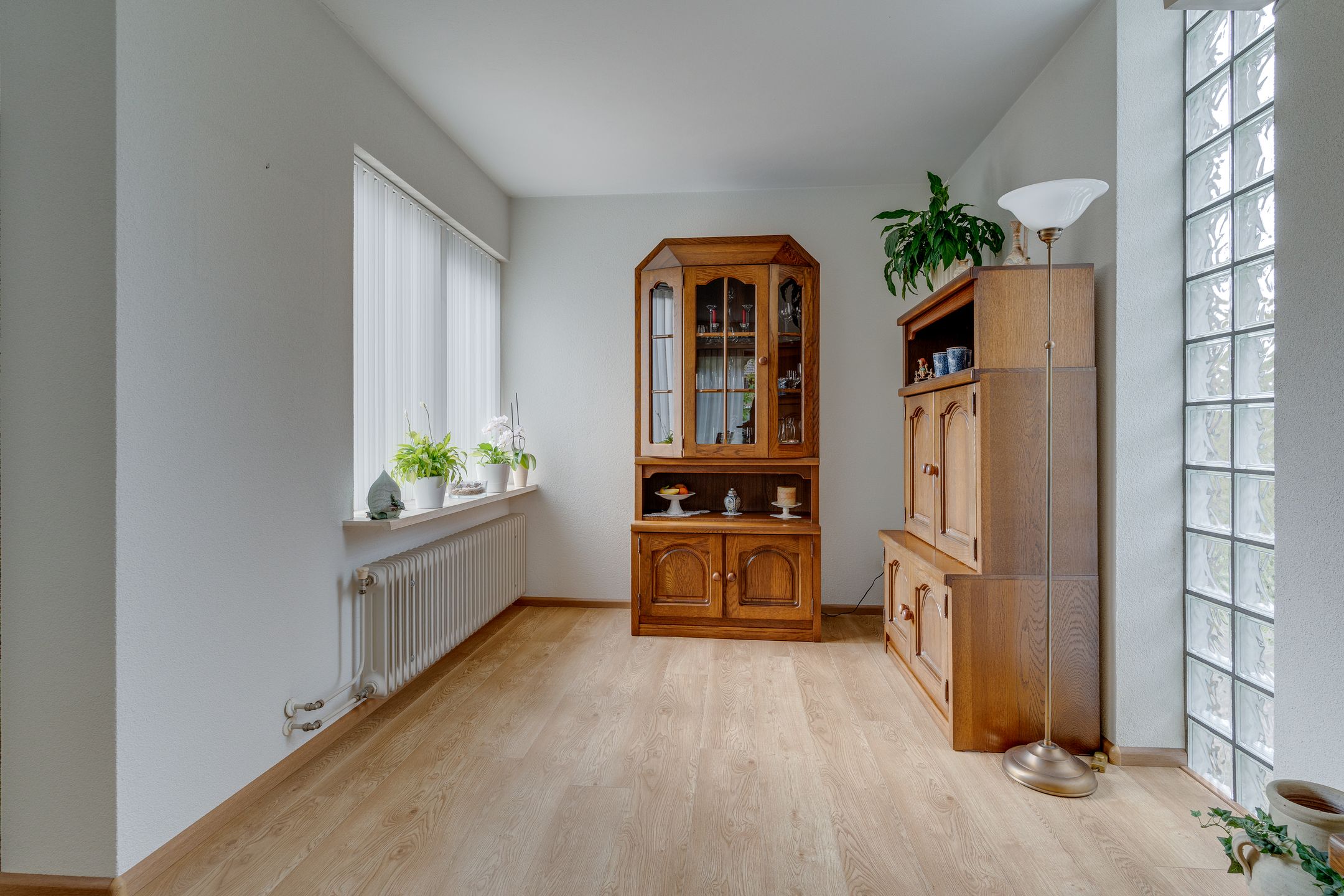 Spacious Corner Home with Garage and Private Parking in Nieuwegein — 15