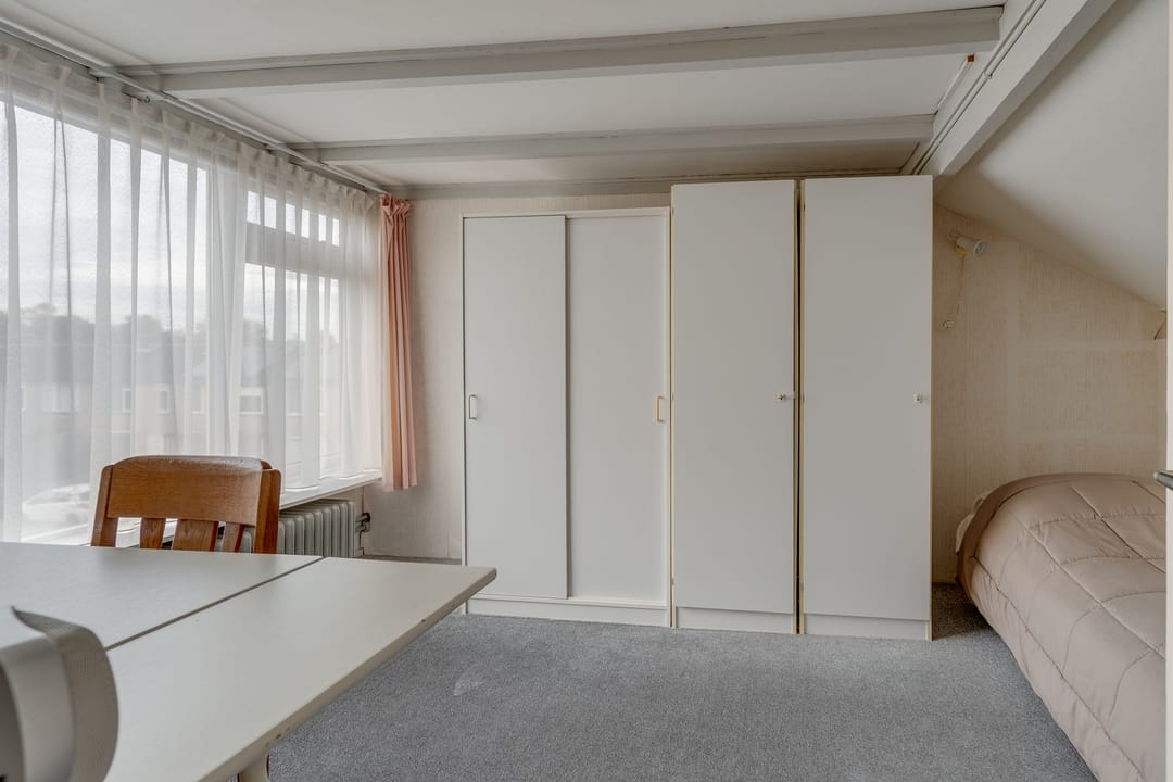 Spacious Corner Home with Garage and Private Parking in Nieuwegein — 32