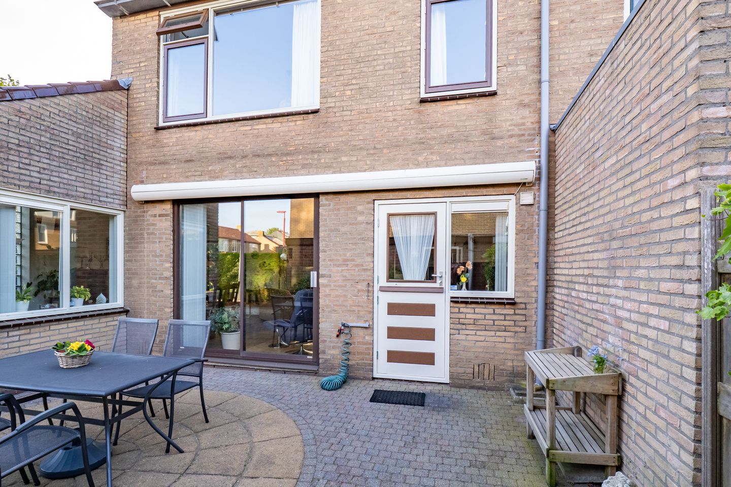Spacious Corner Home with Garage and Private Parking in Nieuwegein — 55