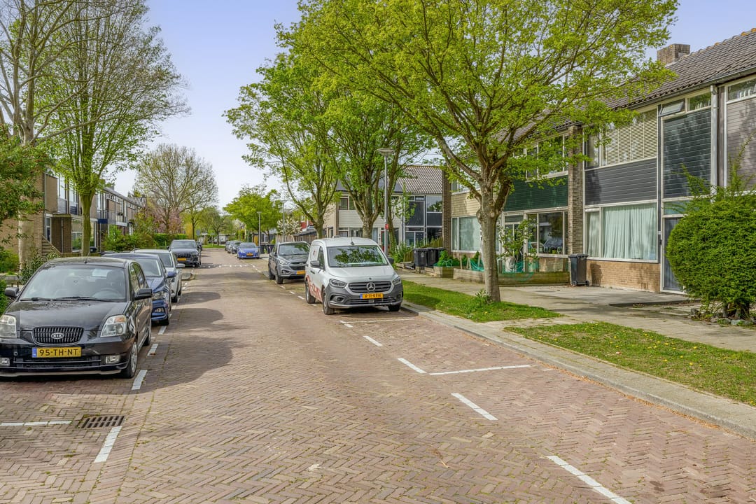 Foto 46 van Esdoornlaan 204