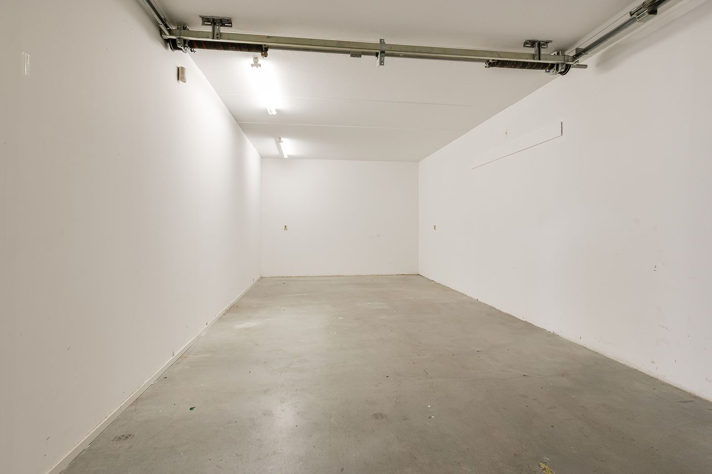 View photo 3 of Lingewei 33