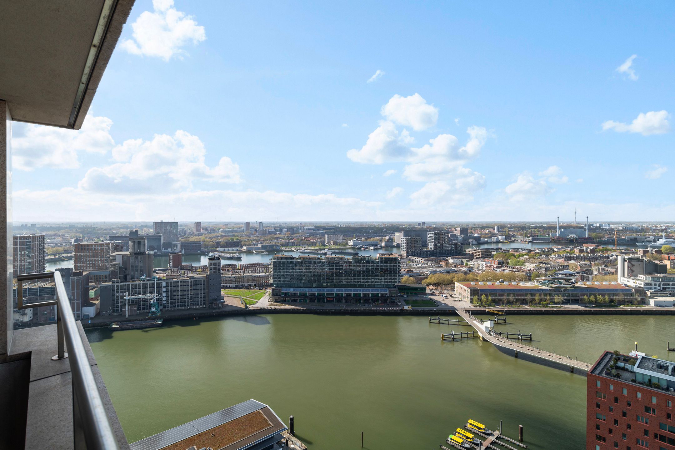 Luxury Apartment with Panoramic Views on the 23rd Floor in New Orleans Tower — 21