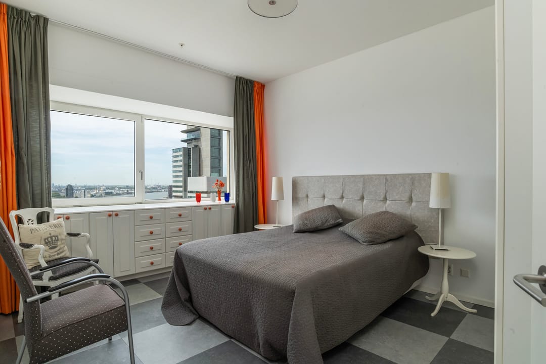 Luxury Apartment with Panoramic Views on the 23rd Floor in New Orleans Tower — 13