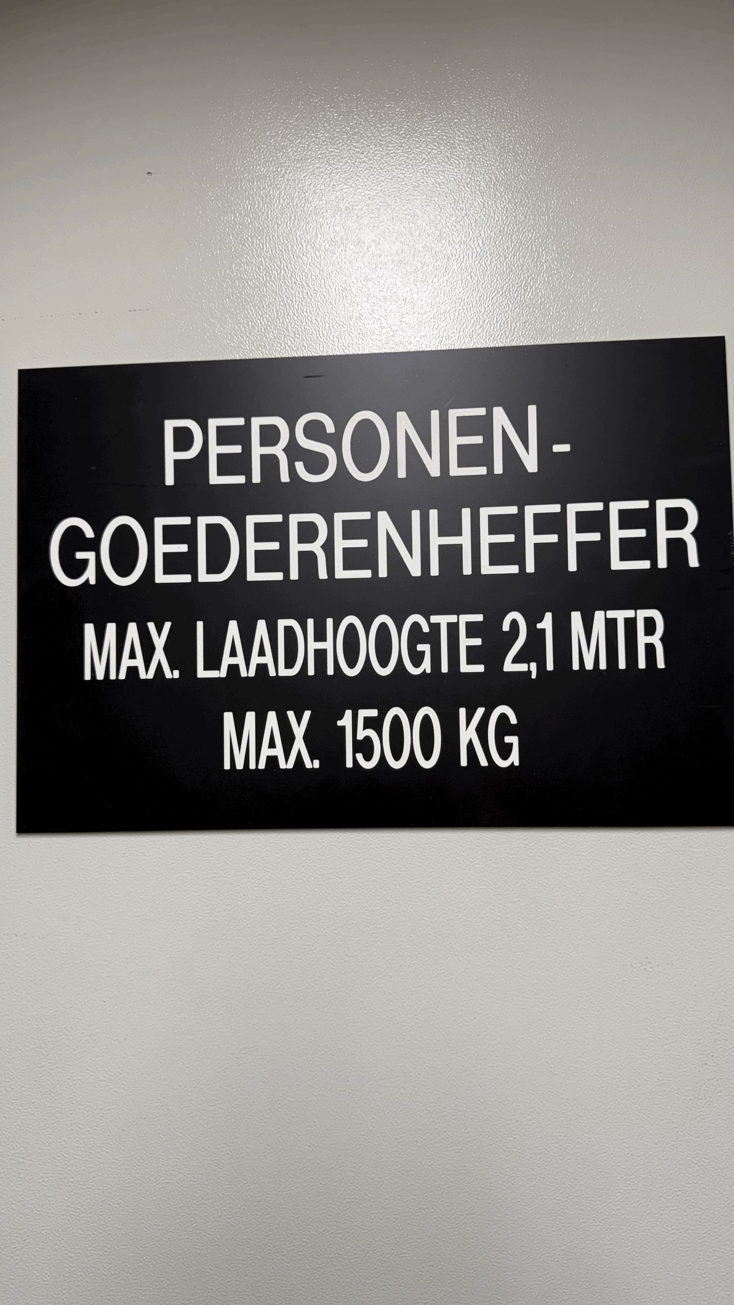 Bekijk foto 3 van Laan van Waalhaven 355
