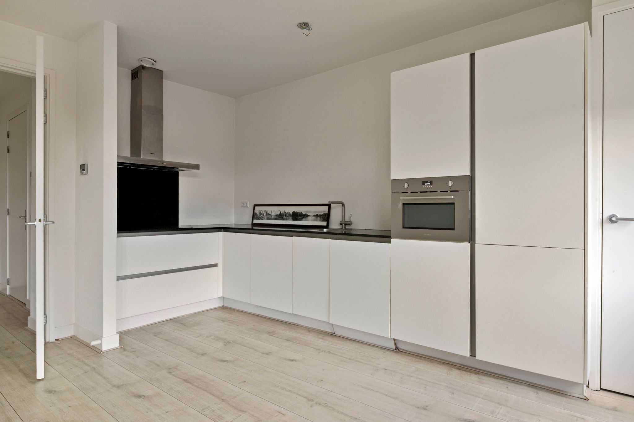 Photo 9 of Newtonstraat 79-2