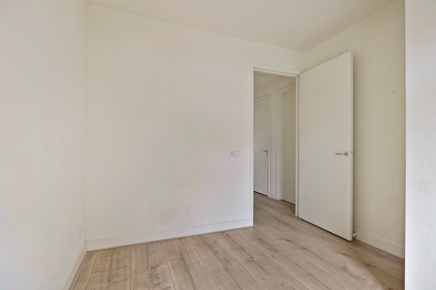 Photo 14 of Newtonstraat 79-2