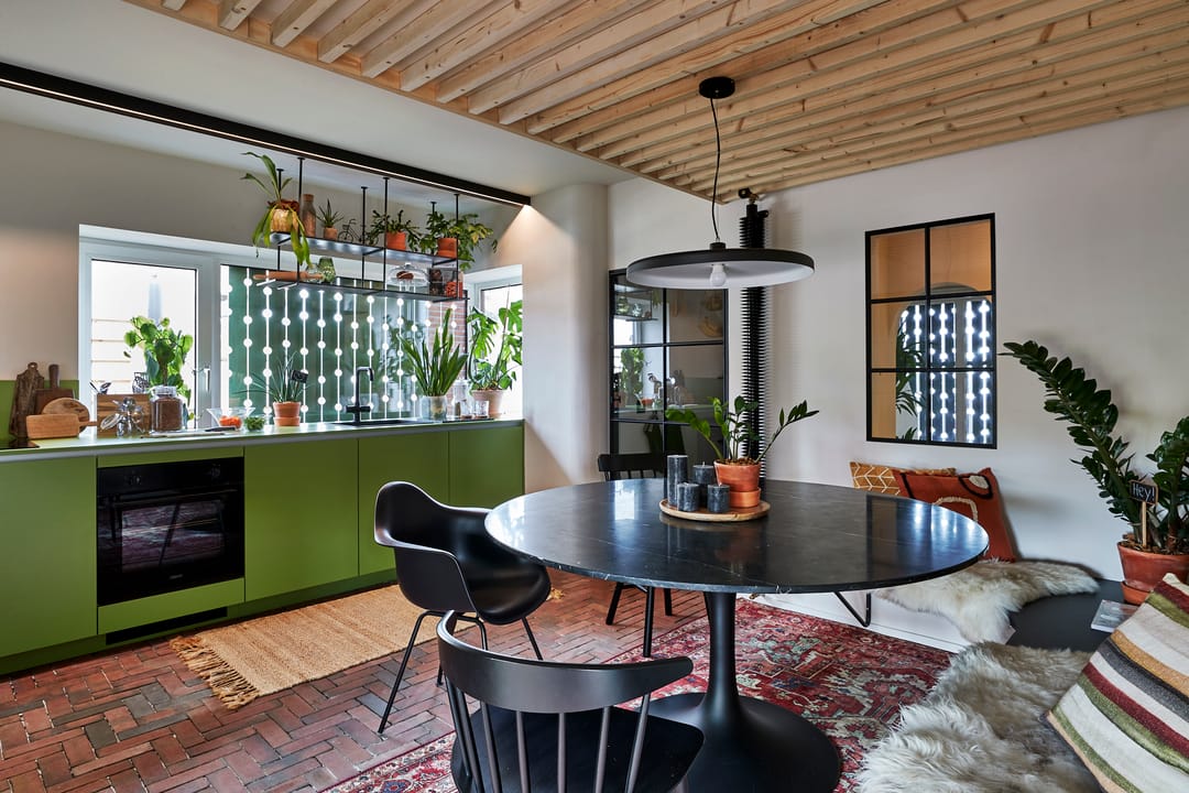 Architecturally Renovated 1960s Detached Home with Large Garden in Pelt — 13
