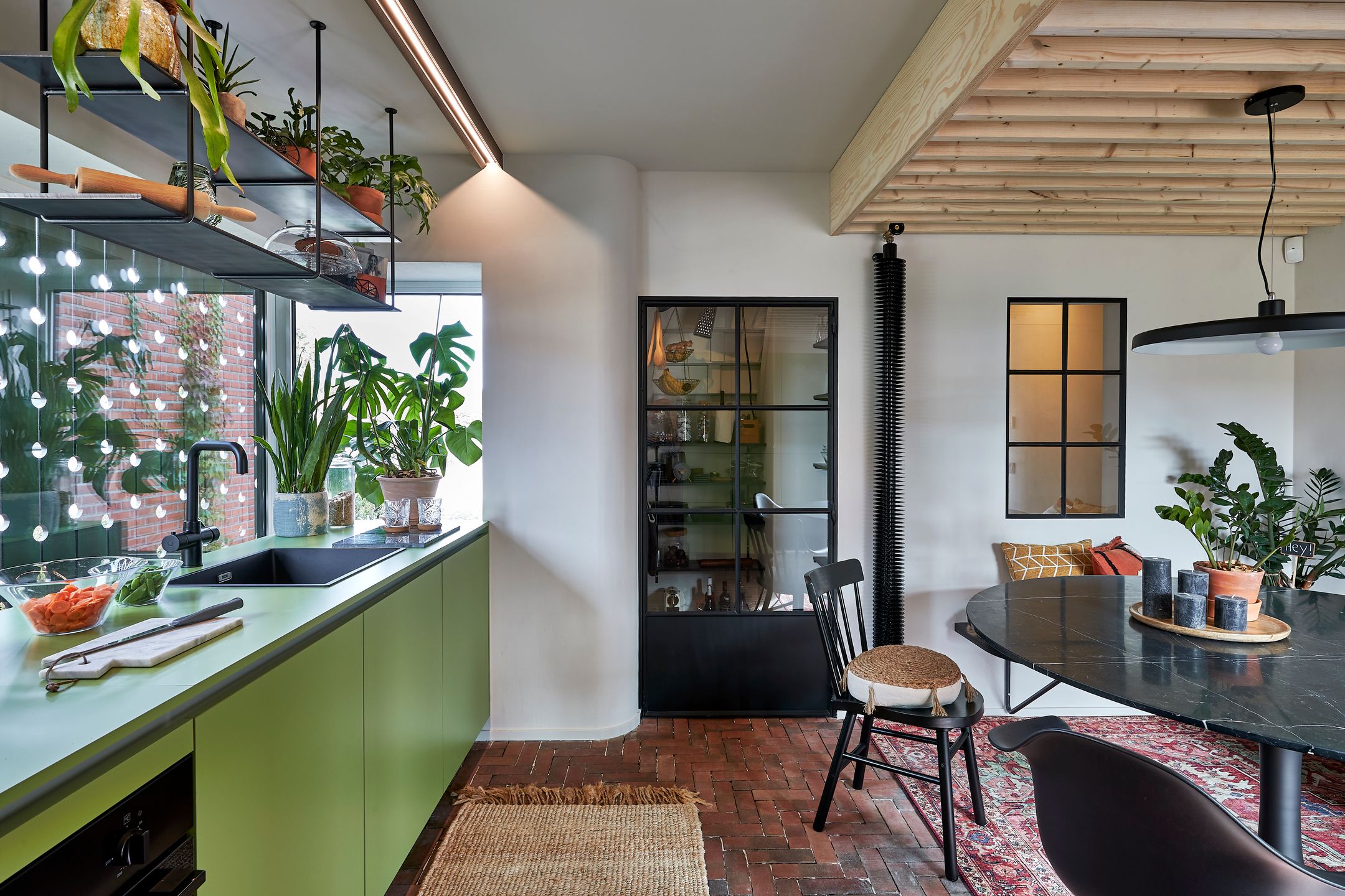 Architecturally Renovated 1960s Detached Home with Large Garden in Pelt — 15