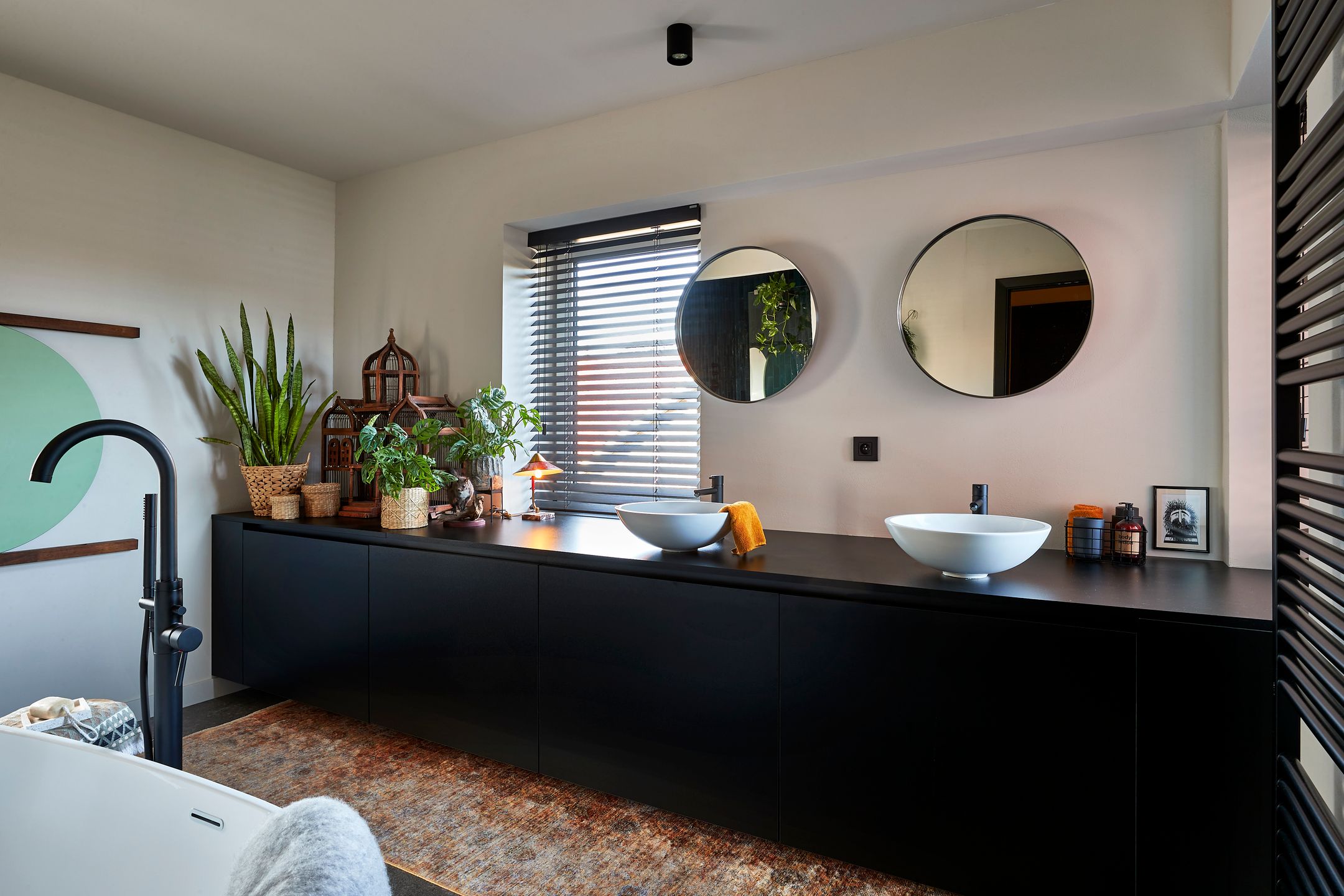 Architecturally Renovated 1960s Detached Home with Large Garden in Pelt — 21