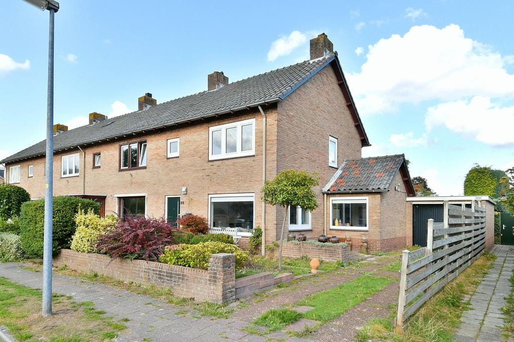 Kostverloren 33 Laren