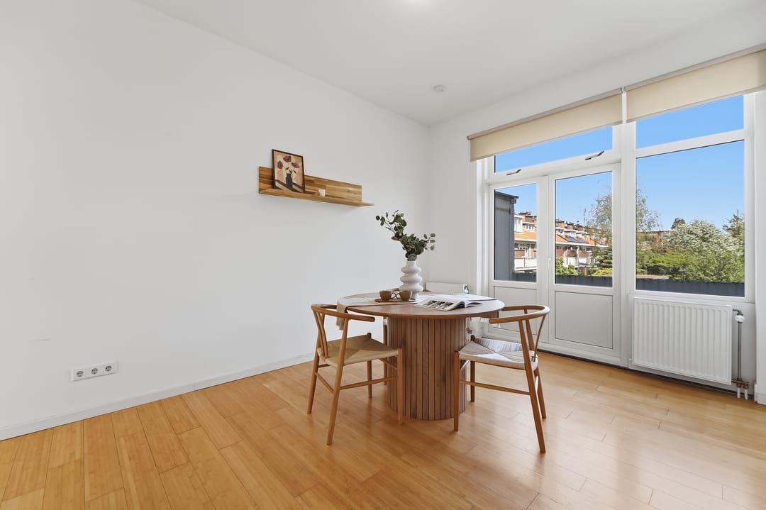Spacious Double Upper-Floor Apartment with Bay Windows in Popular Vruchtenbuurt — 13