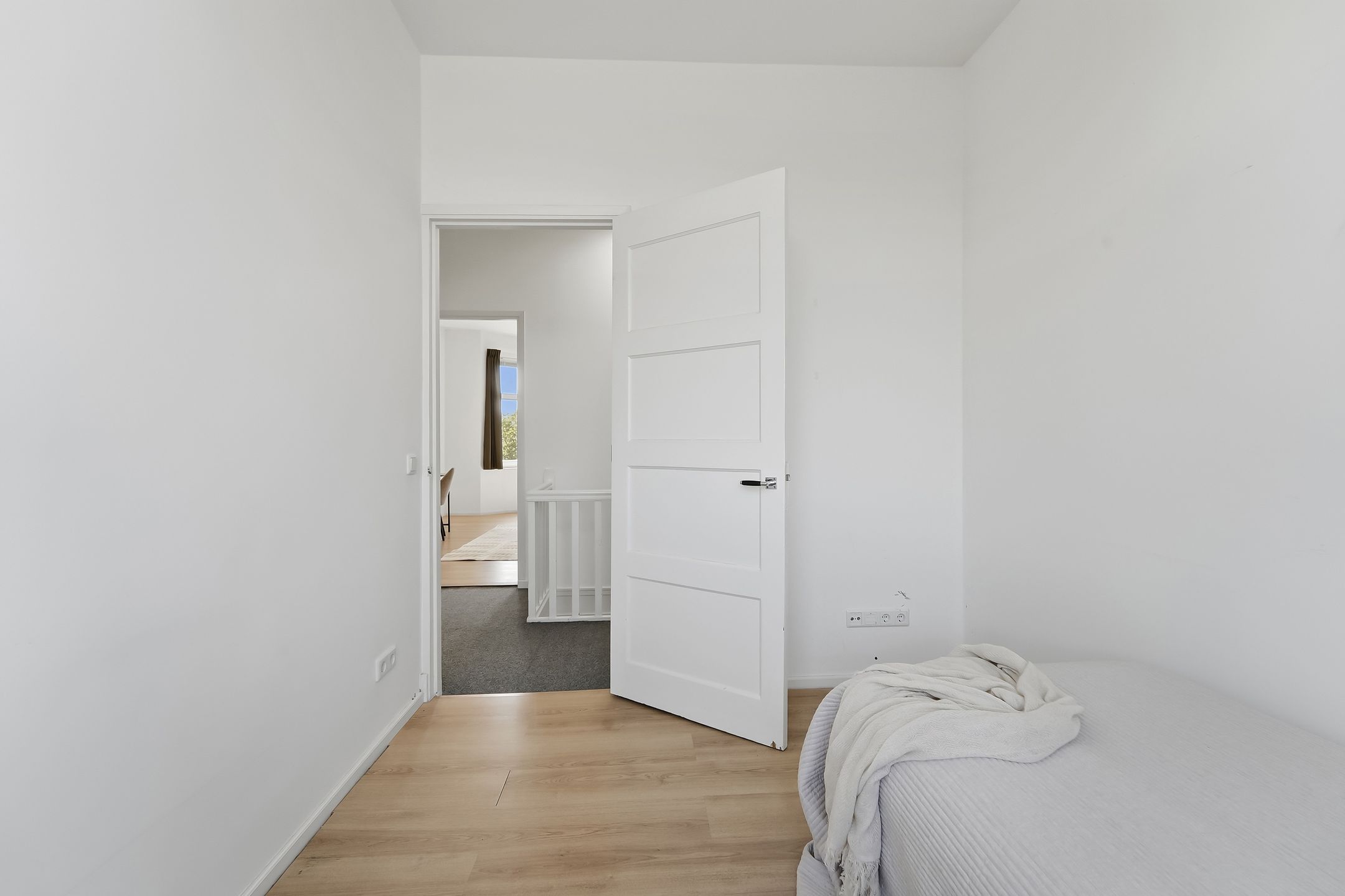 Spacious Double Upper-Floor Apartment with Bay Windows in Popular Vruchtenbuurt — 27