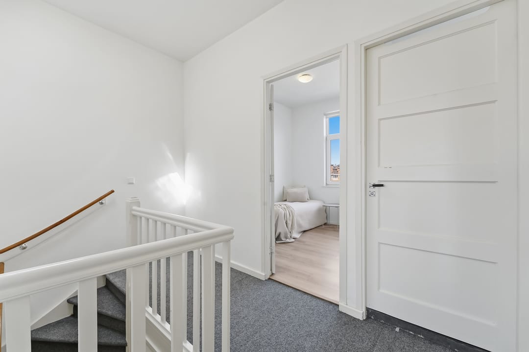 Spacious Double Upper-Floor Apartment with Bay Windows in Popular Vruchtenbuurt — 22
