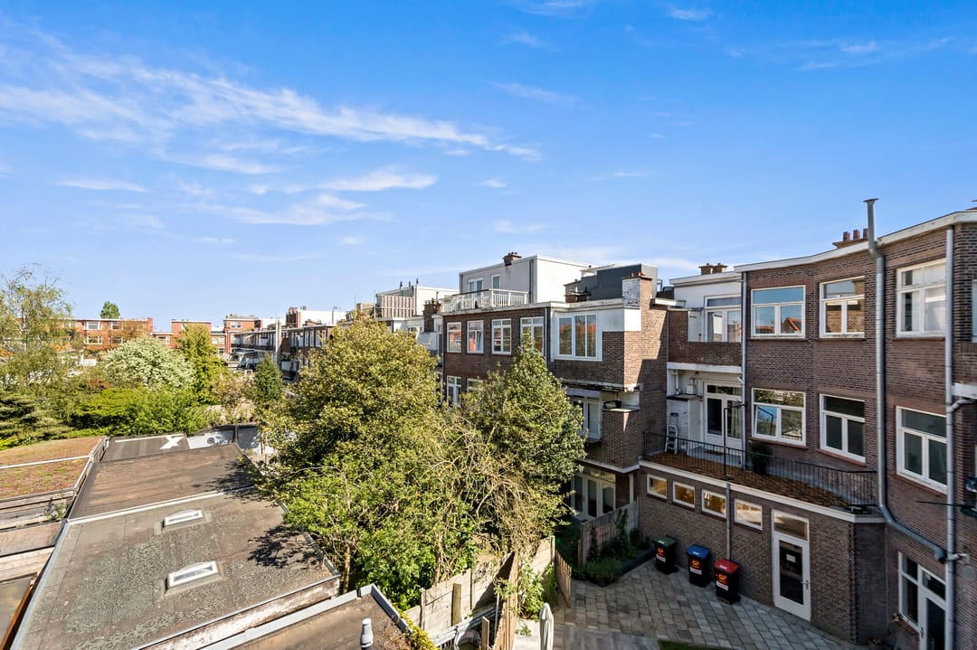 Spacious Double Upper-Floor Apartment with Bay Windows in Popular Vruchtenbuurt — 28