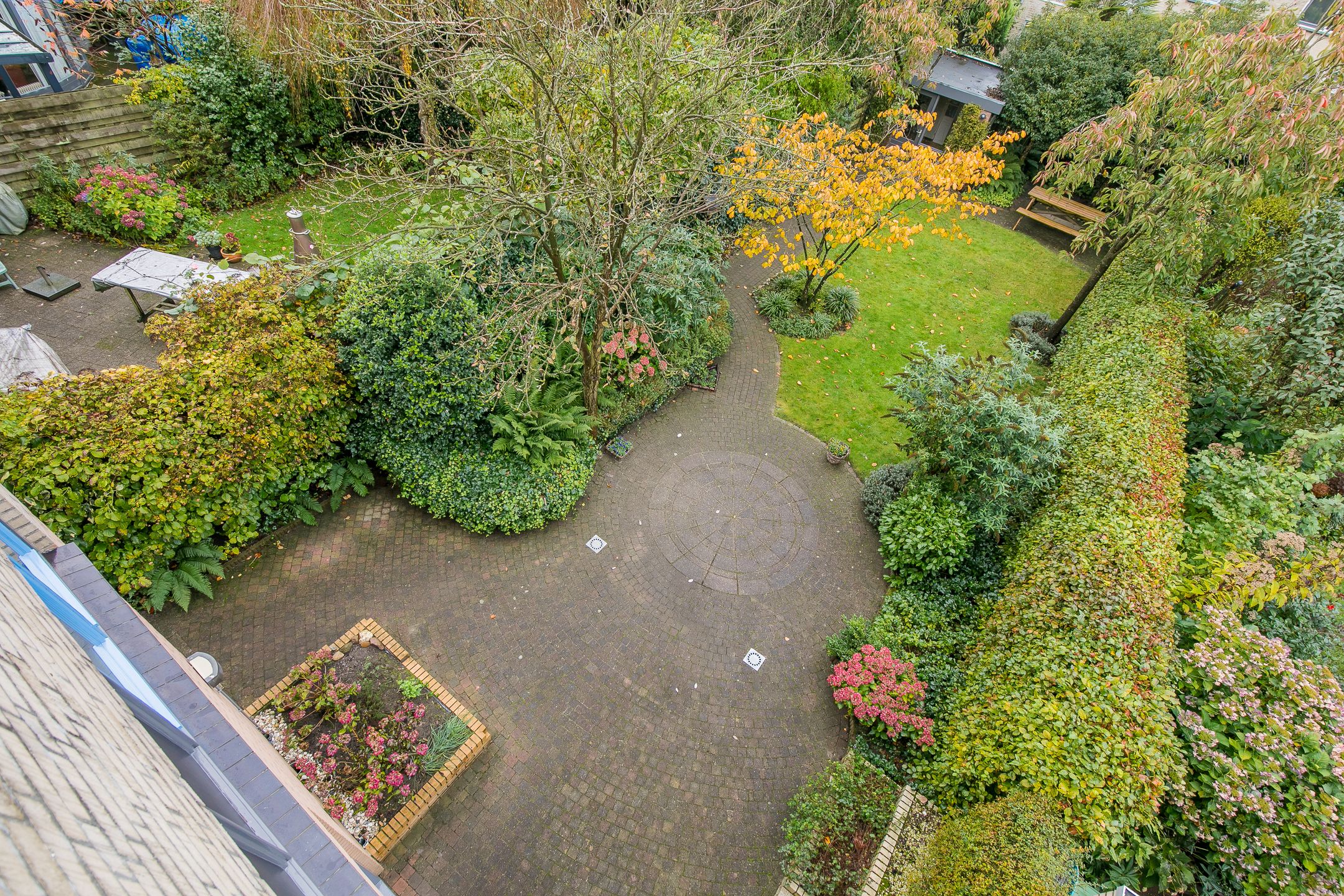 Ruime gezinswoning met 23 meter diepe tuin, garage en dakterras in Zielhorst — 39
