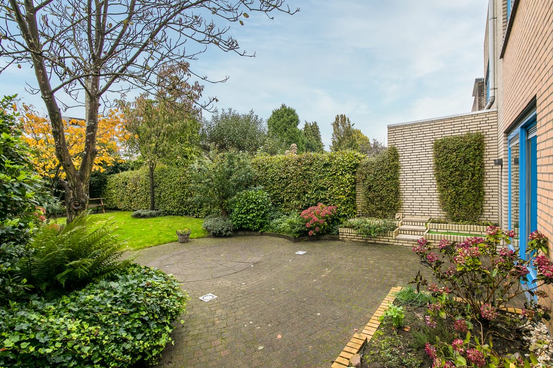 Ruime gezinswoning met 23 meter diepe tuin, garage en dakterras in Zielhorst — 41