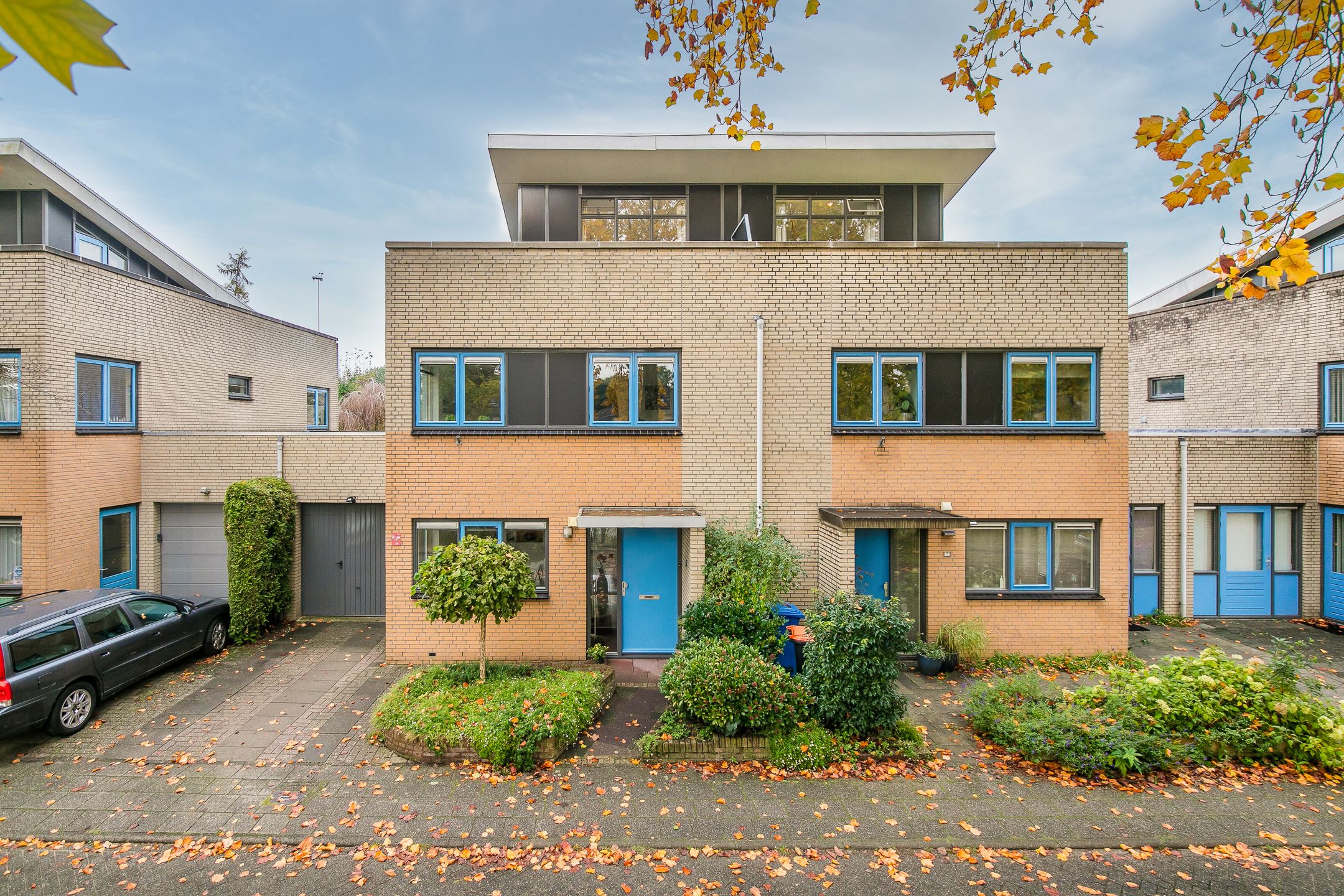 Ruime gezinswoning met 23 meter diepe tuin, garage en dakterras in Zielhorst — 48