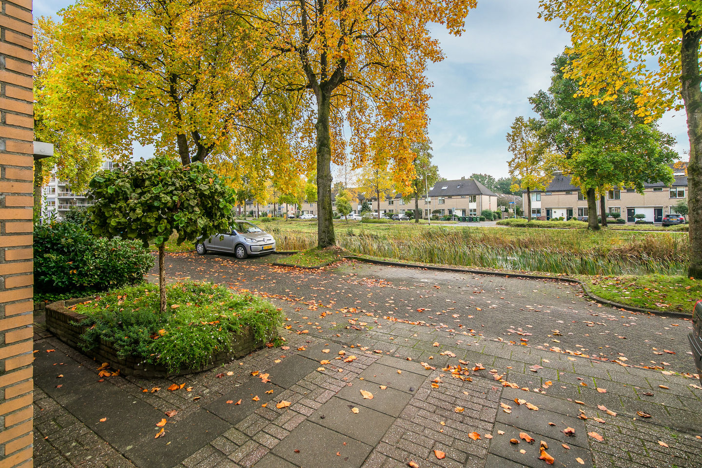 Ruime gezinswoning met 23 meter diepe tuin, garage en dakterras in Zielhorst — 49