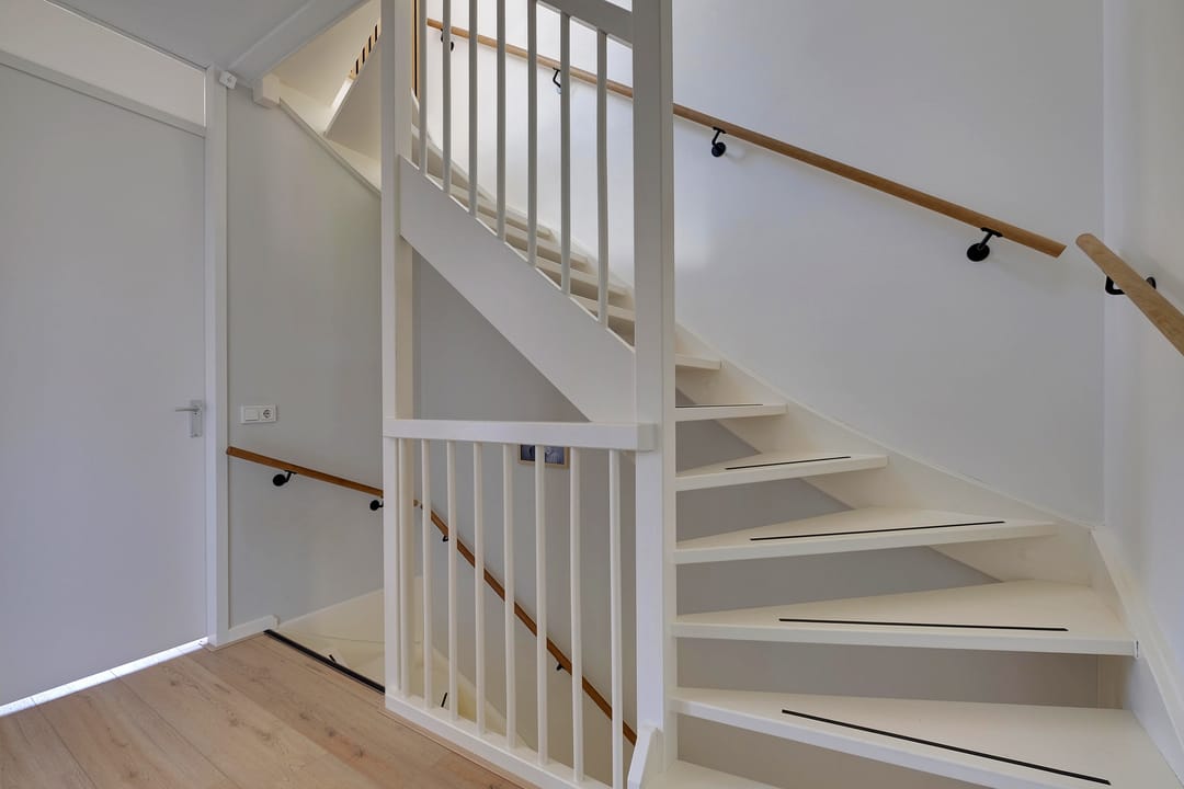 Ideal Family Home with 4 Bedrooms and Sunny South-Facing Garden — 23