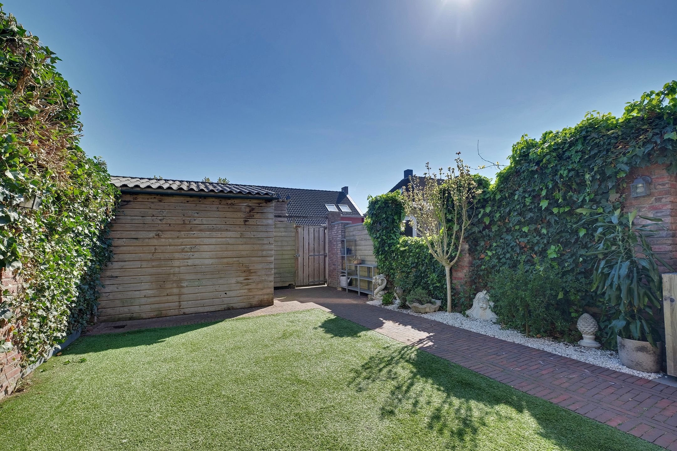 Ideal Family Home with 4 Bedrooms and Sunny South-Facing Garden — 30