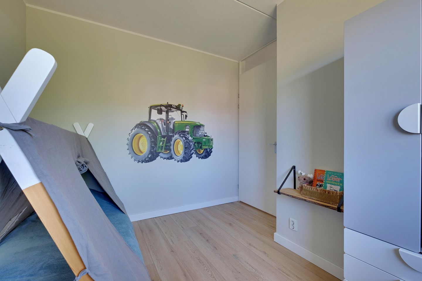 Ideal Family Home with 4 Bedrooms and Sunny South-Facing Garden — 14