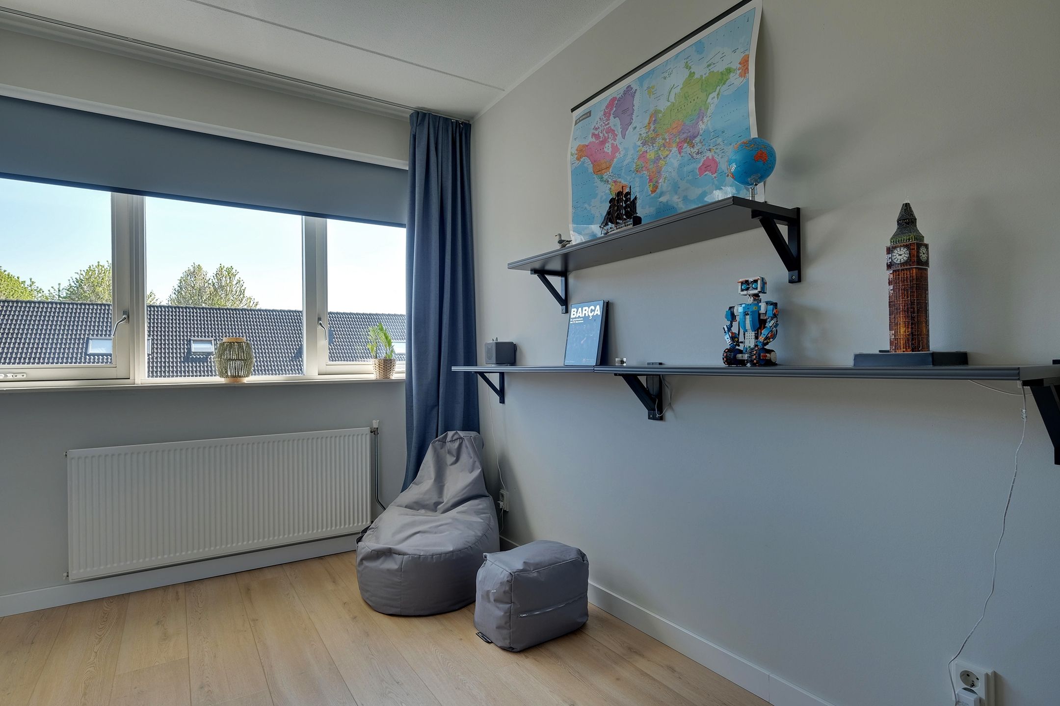 Ideal Family Home with 4 Bedrooms and Sunny South-Facing Garden — 21