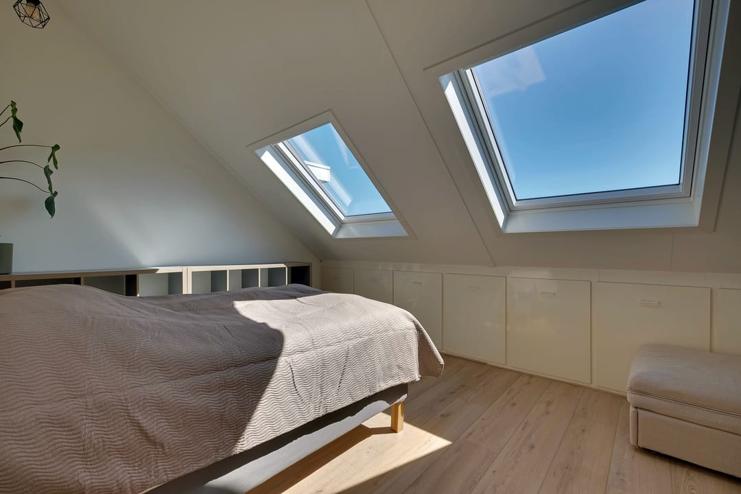 Ideal Family Home with 4 Bedrooms and Sunny South-Facing Garden — 26