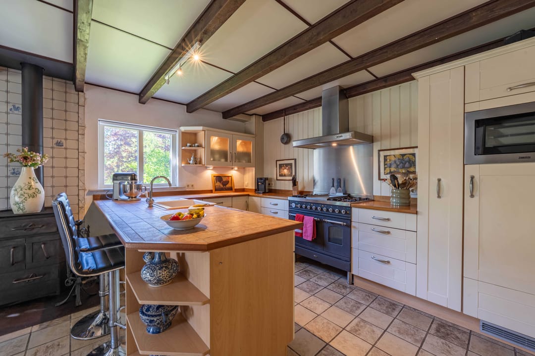 Charming detached home with near park-like garden near the Waal river in Dreumel — 17