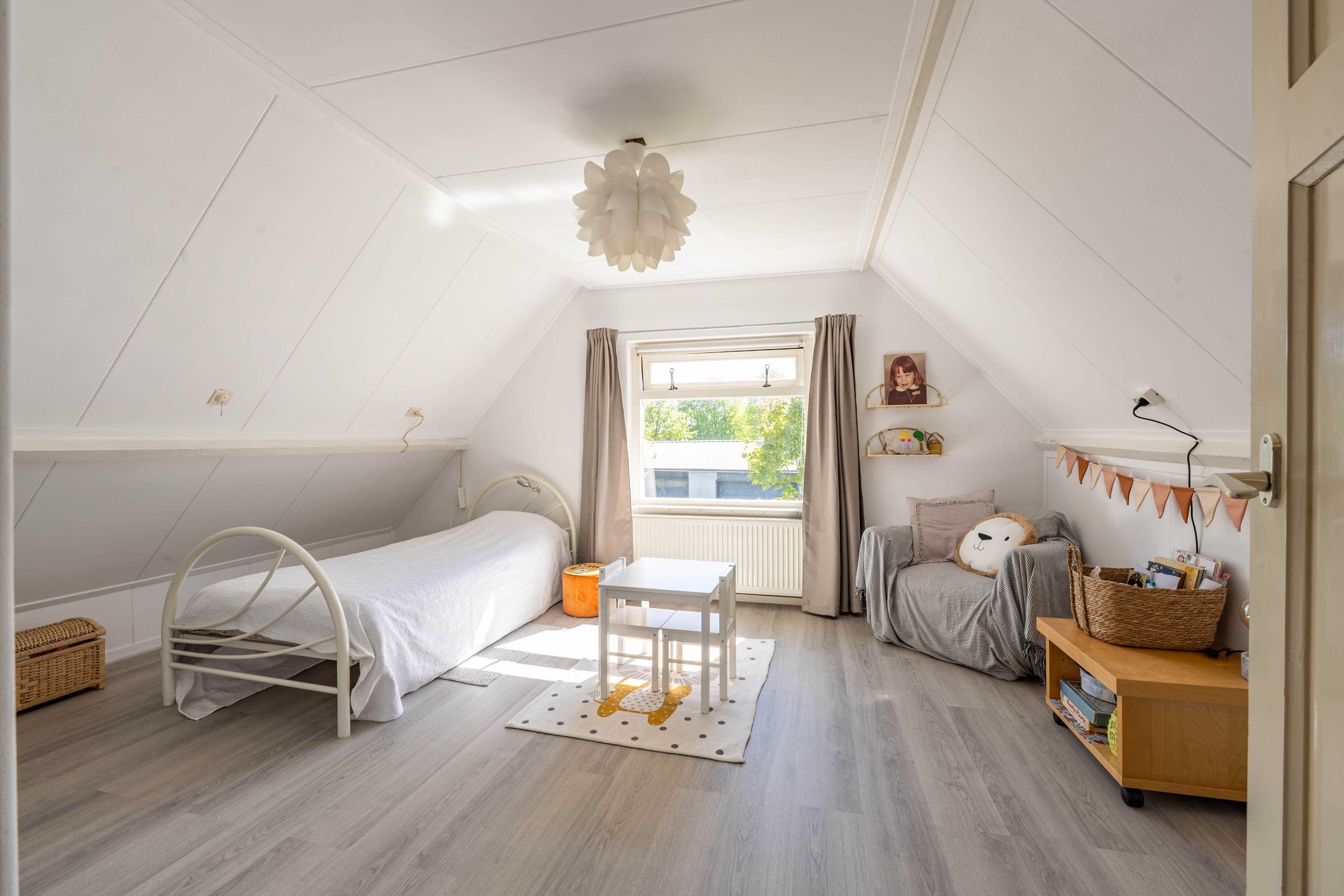 Charming detached home with near park-like garden near the Waal river in Dreumel — 45