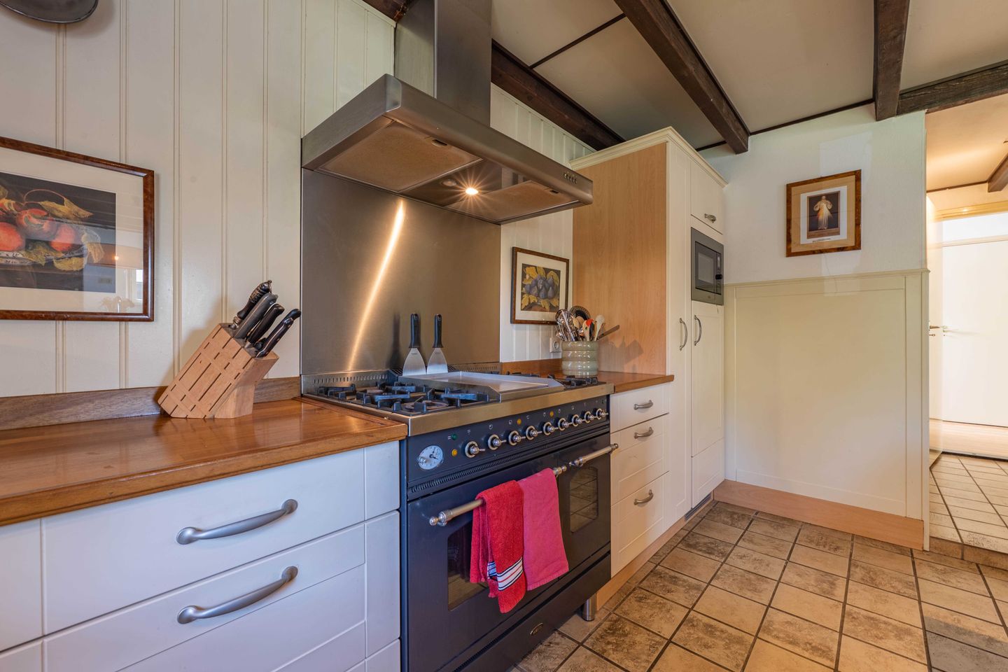 Charming detached home with near park-like garden near the Waal river in Dreumel — 14