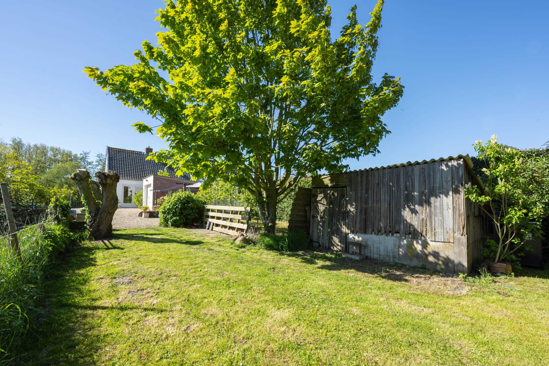 Charming detached home with near park-like garden near the Waal river in Dreumel — 58