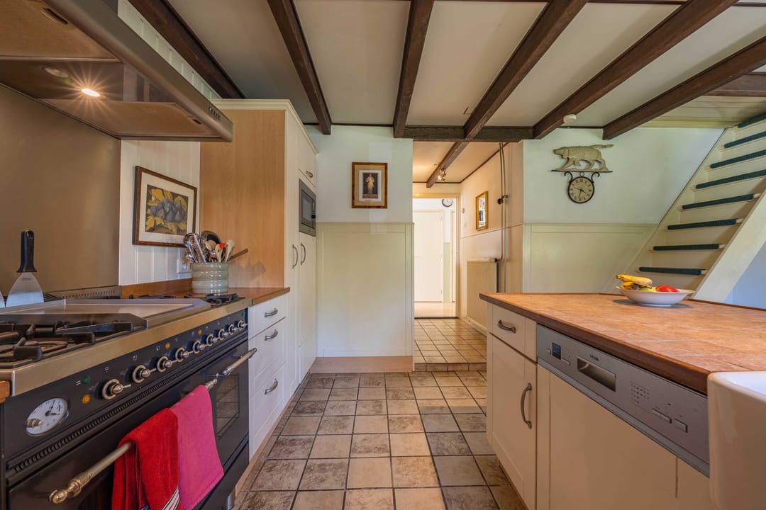 Charming detached home with near park-like garden near the Waal river in Dreumel — 11