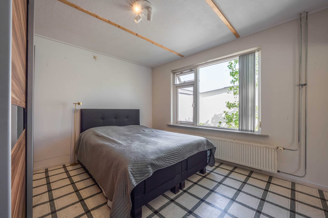Charming detached home with near park-like garden near the Waal river in Dreumel — 37
